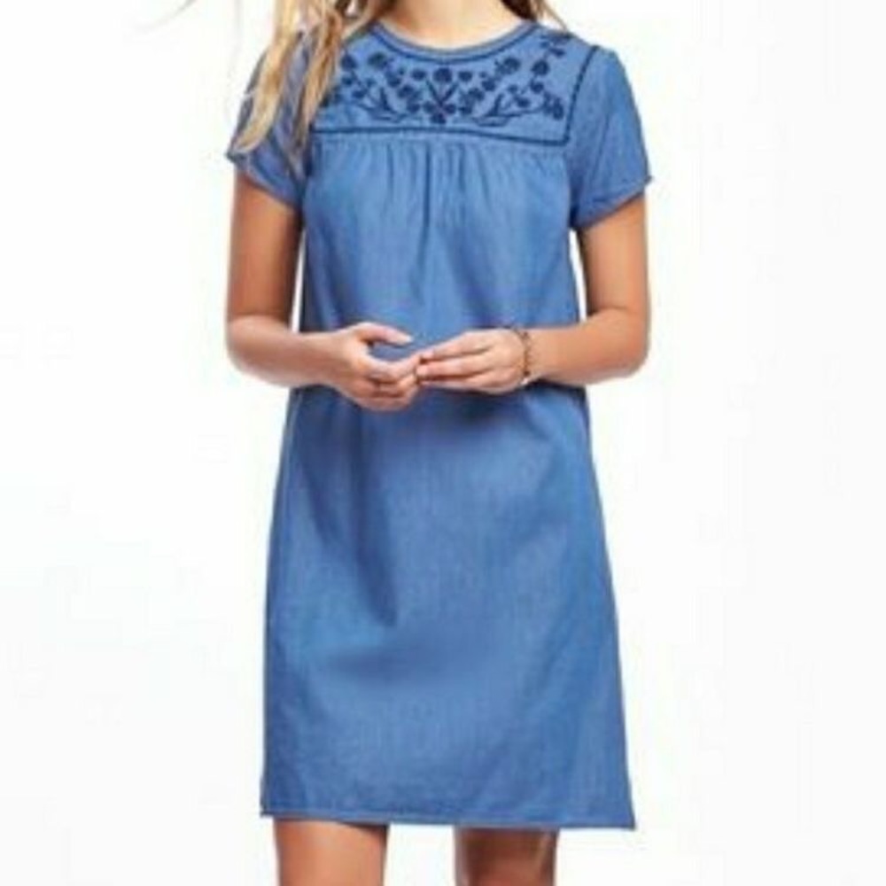 Old Navy denim embroidered shift dress Small